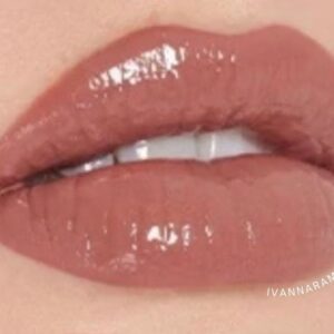 Lip Gloss – BOMBSELL